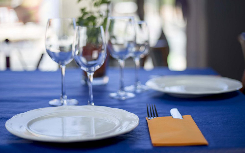 Taplak Meja Non Woven